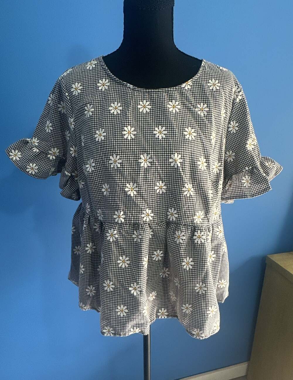 SHEIN Curve Daisy Embroidered Ruffle Cuff Buffalo Plaid Top Size 0XL